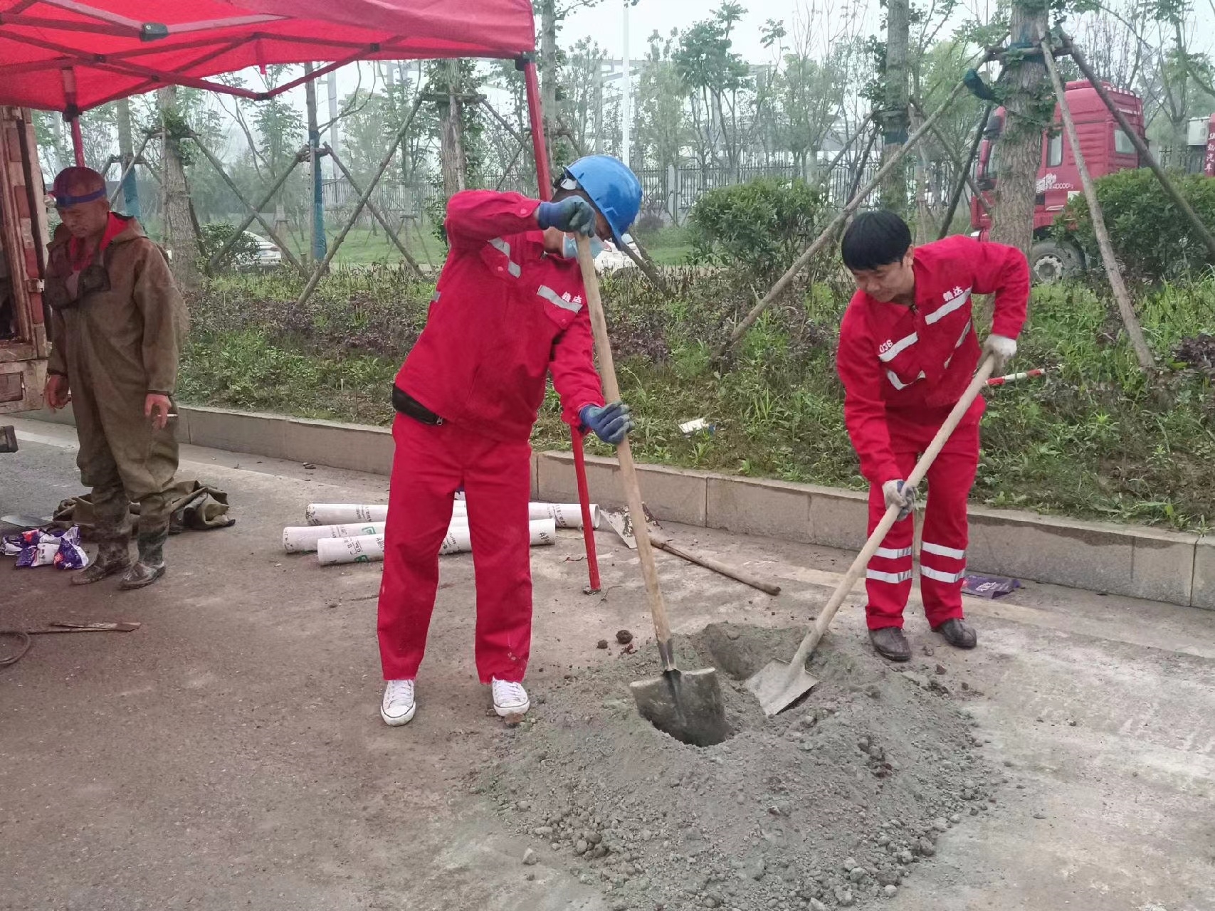 新邱管道疏通哪家好】及时进行市政管道清淤
